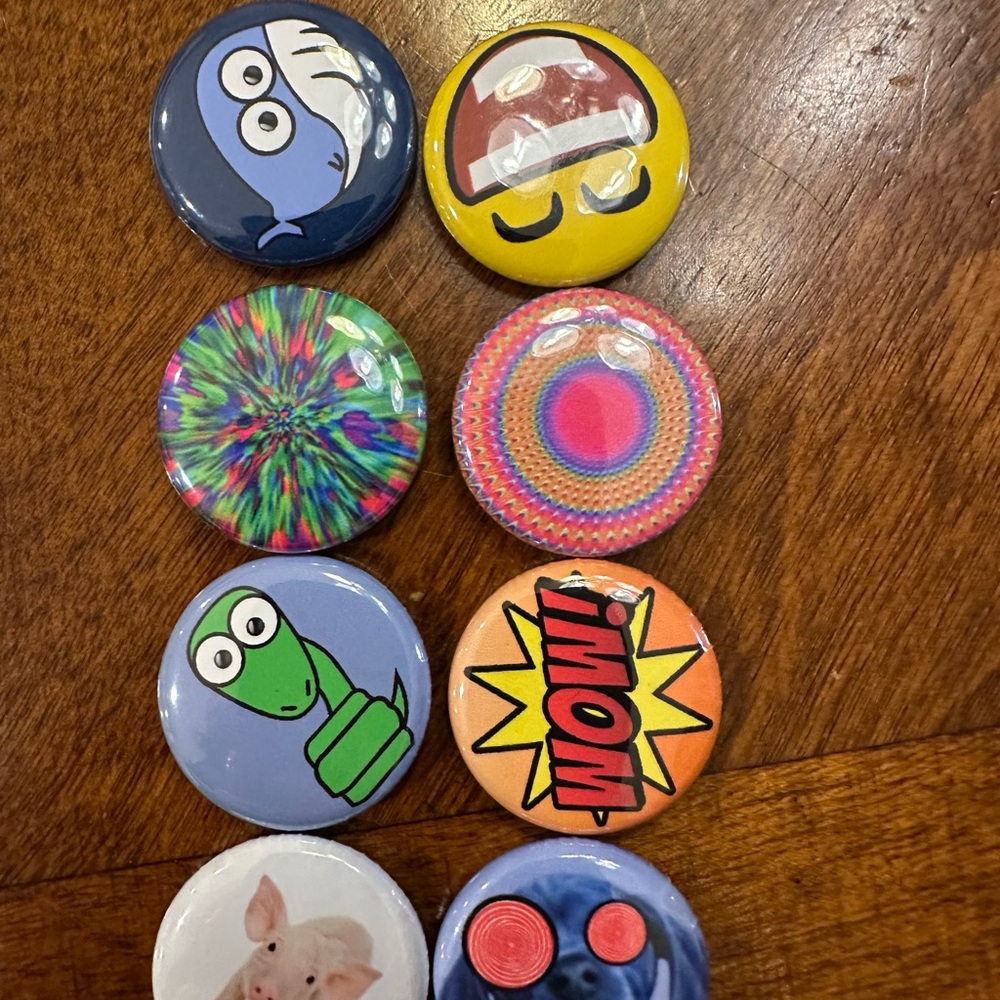 Colorful Cartoon Character Button Set - Picture 3 of 9